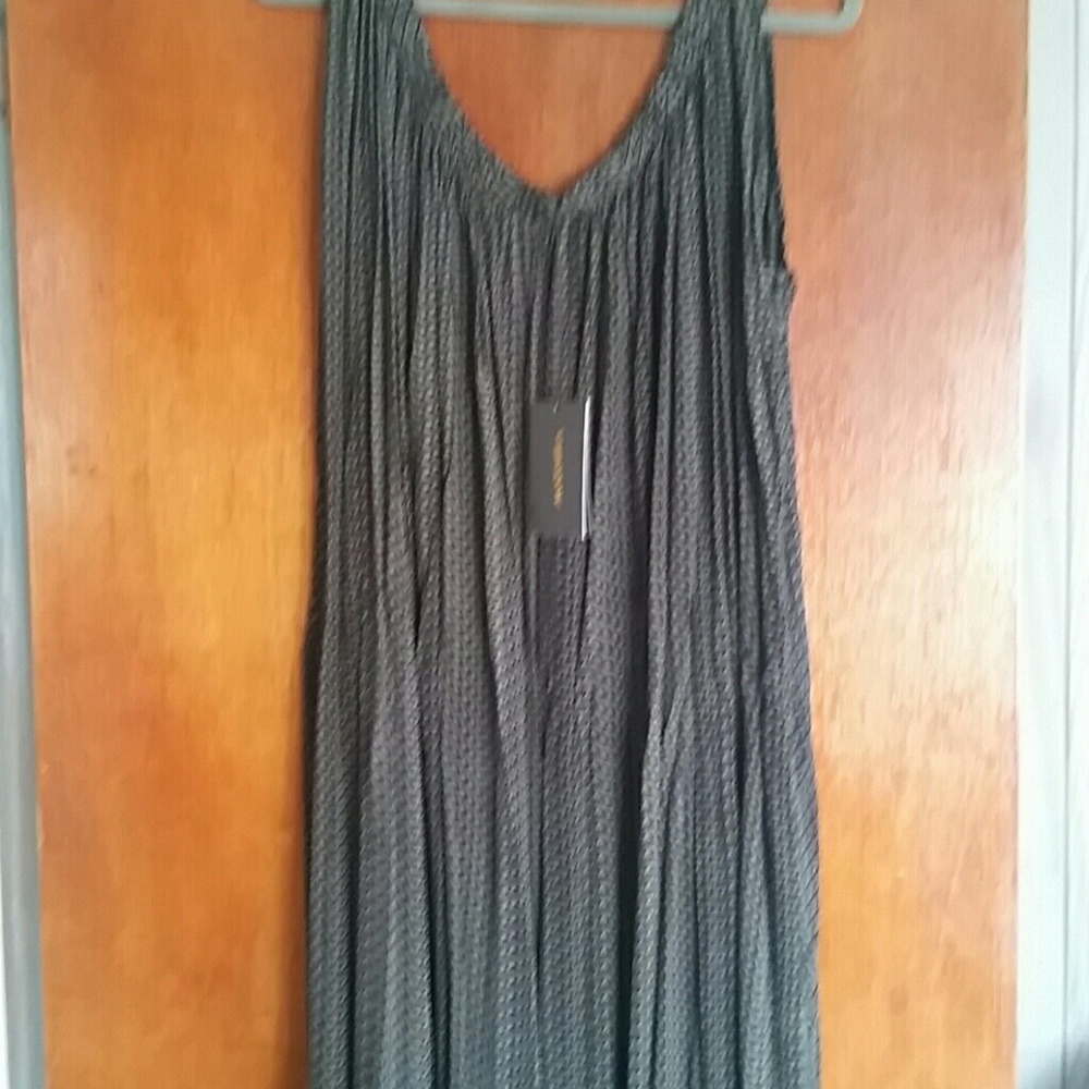 Manaola sleeveless Maxi Dress New (OS)